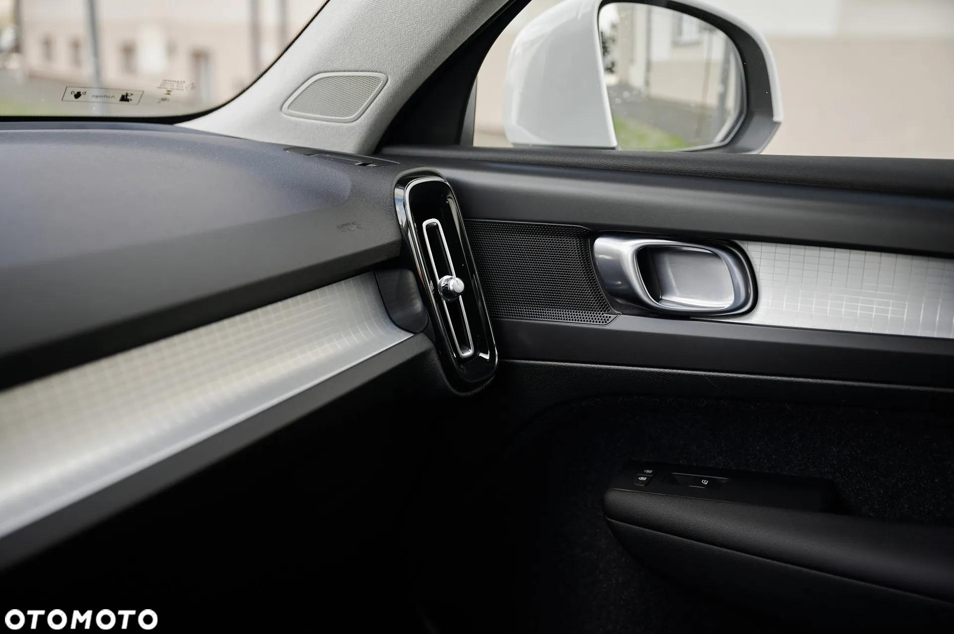 Volvo XC 40 T3 Momentum Pro - 34