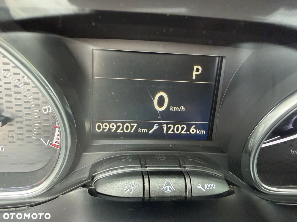 Peugeot 2008 PureTech 110 Stop&Start EAT6 GT-Line Edition - 23