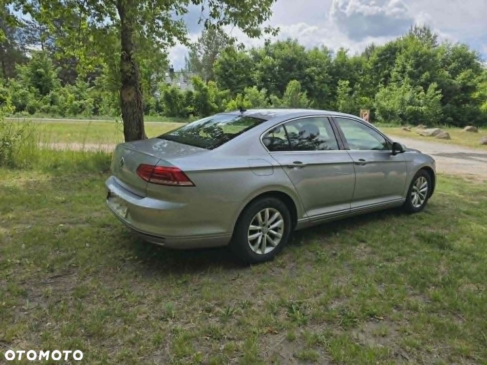 Volkswagen Passat 2.0 TDI SCR Comfortline - 5