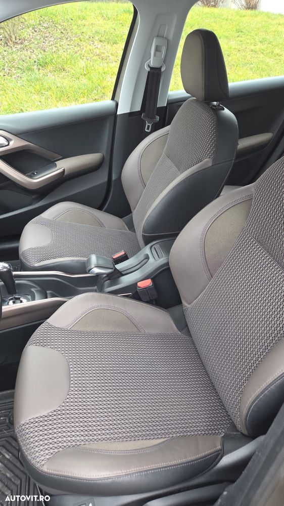 Peugeot 2008 82 e-VTI ETG5 Allure - 11