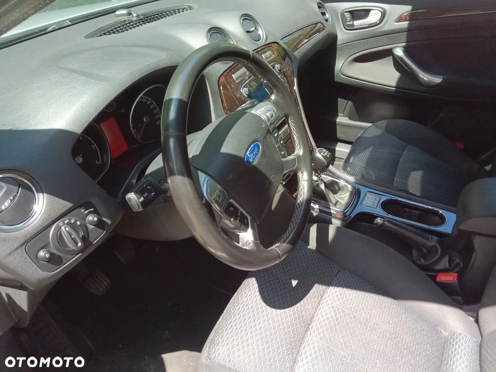 Ford Mondeo 2.0 TDCi Ghia - 2