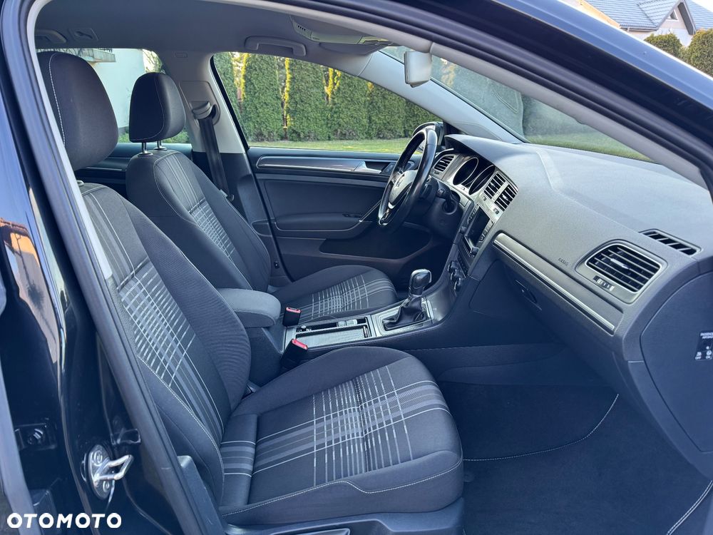 Volkswagen Golf 2.0 TDI BlueMotion Technology DSG Lounge - 16