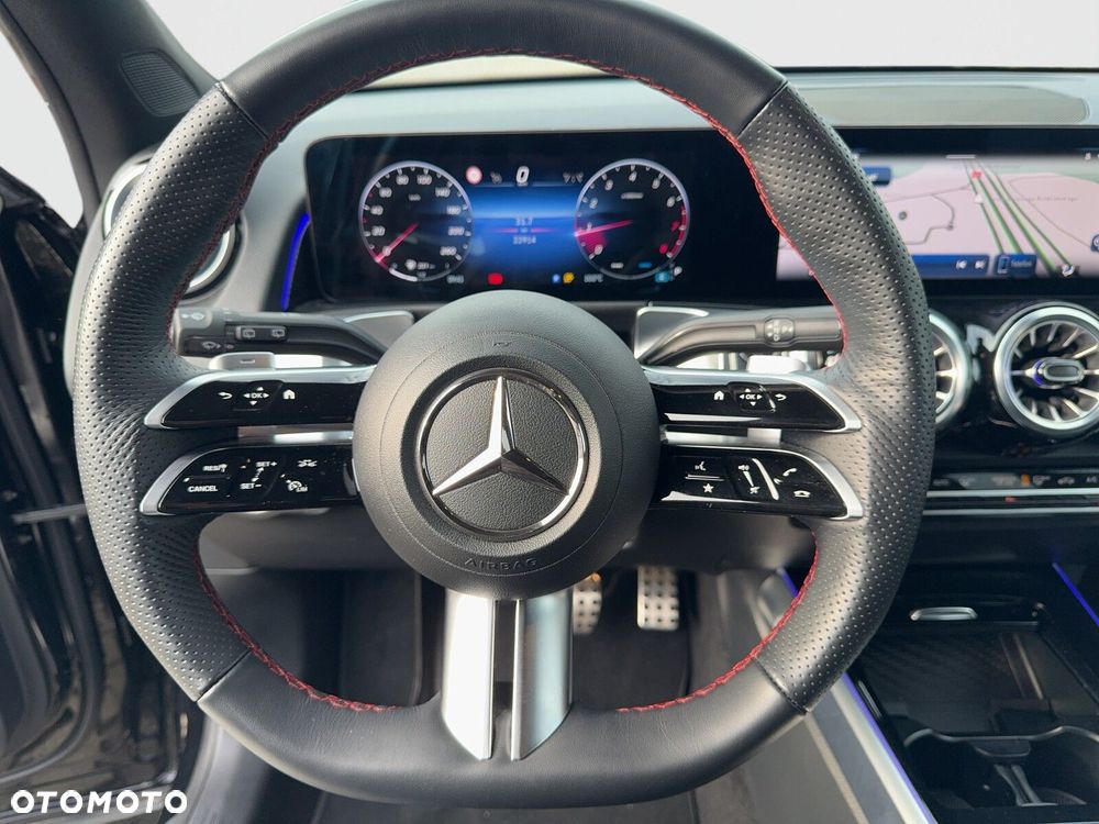 Mercedes-Benz GLB 200 AMG Line 7G-DCT - 12