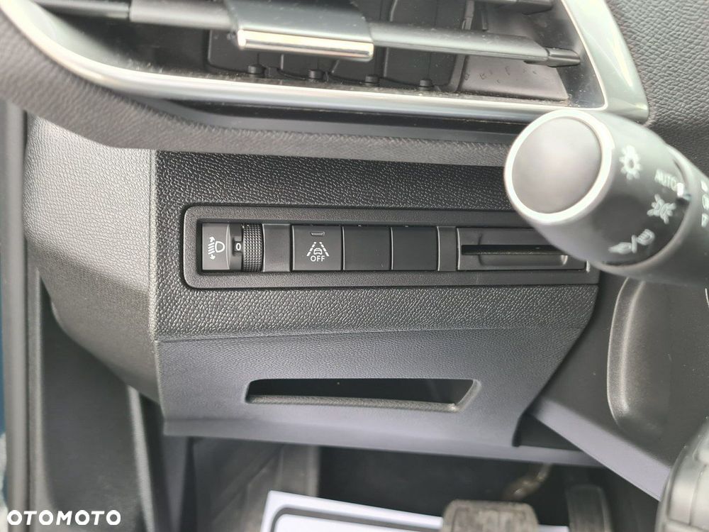 Peugeot 3008 1.2 PureTech Allure Pack S&S EAT8 - 26