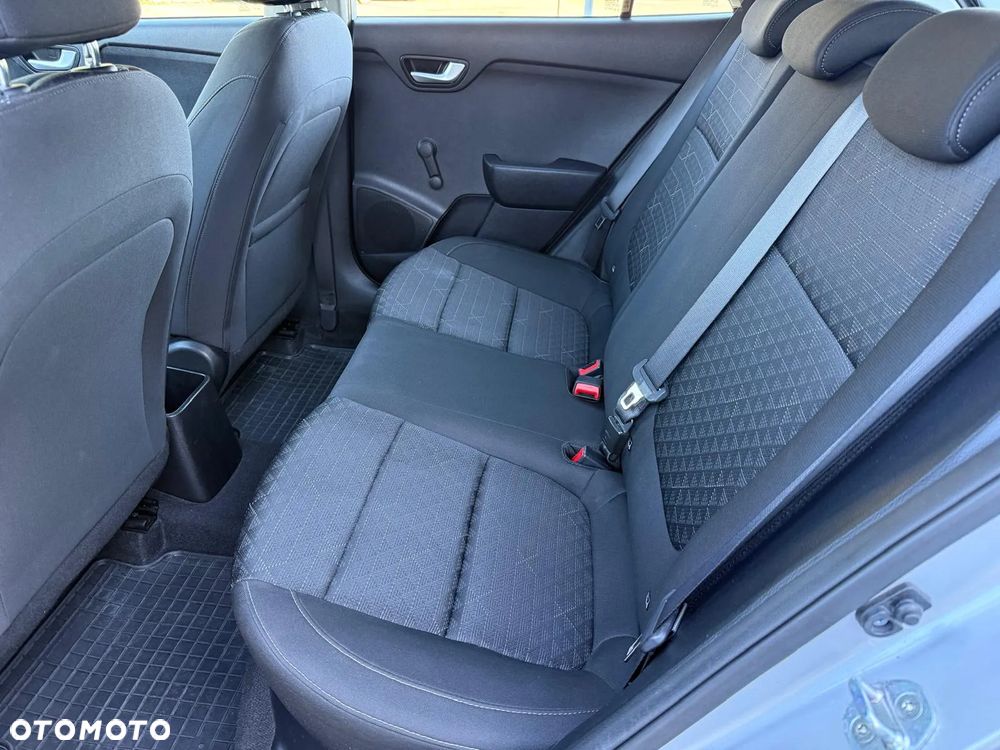 Kia Rio 1.2 M - 24