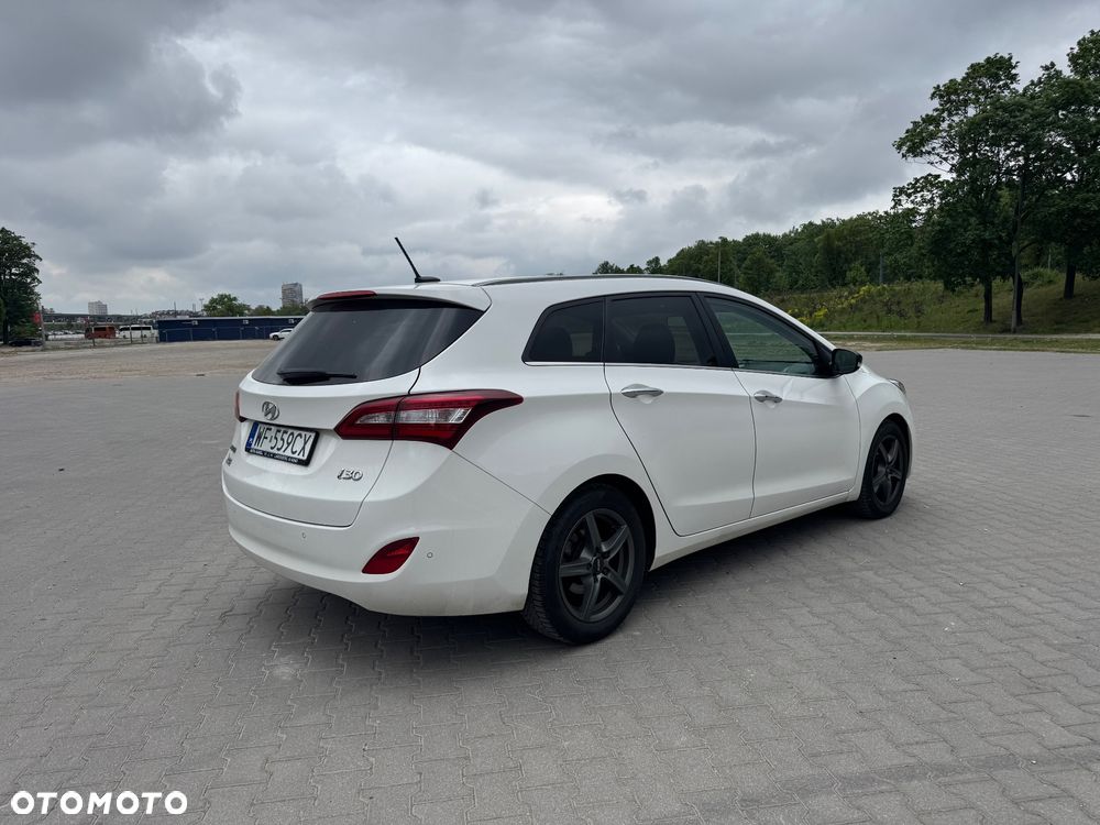 Hyundai i30 1.6 CRDi Fifa World Cup Edition - 5