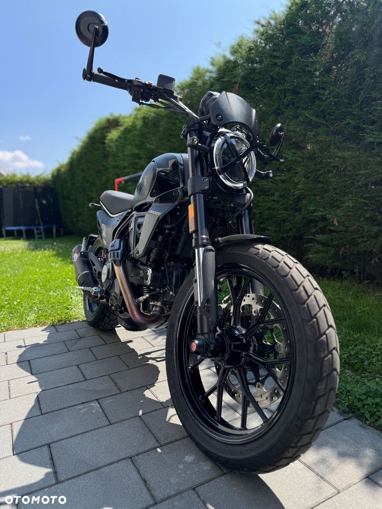 Ducati Scrambler - 10