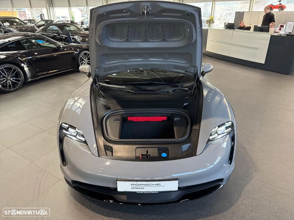 Porsche Taycan Cross Turismo 4S - 26
