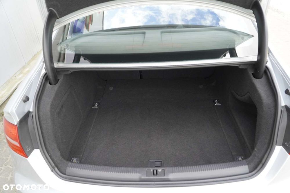 Audi A4 Limousine 2.0 TDI DPF S line Sportpaket - 8