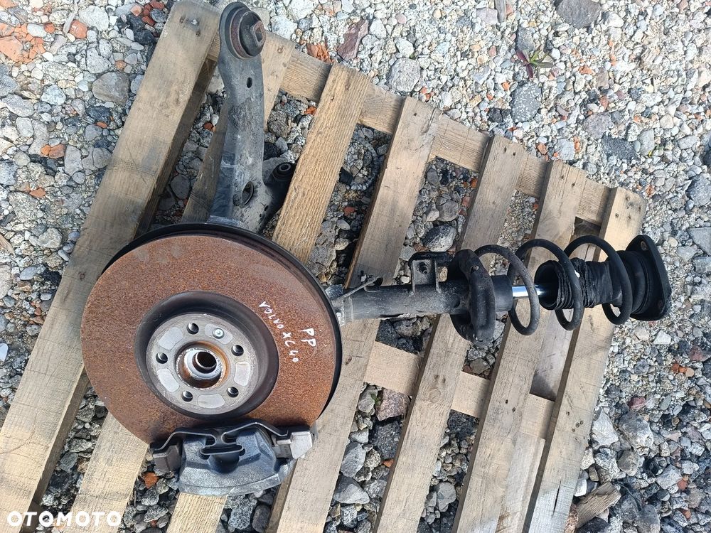 ZWROTNICA PRAWA KOMPLETNA  MC PHERSON PRAWY 32221857 VOLVO XC40 II 1.5 HYBRYDA PLUG-IN - 1