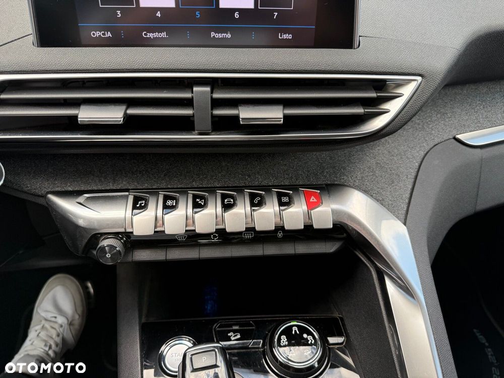 Peugeot 3008 1.2 PureTech Allure S&S EAT6 - 22