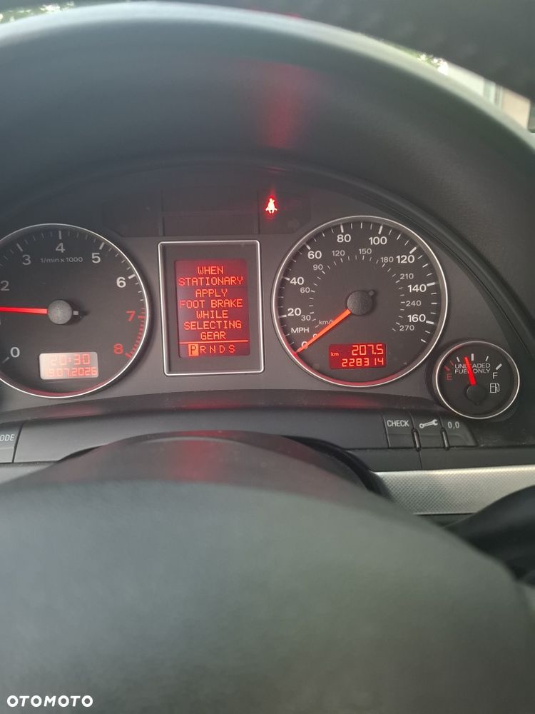 Audi A4 Limousine - 5