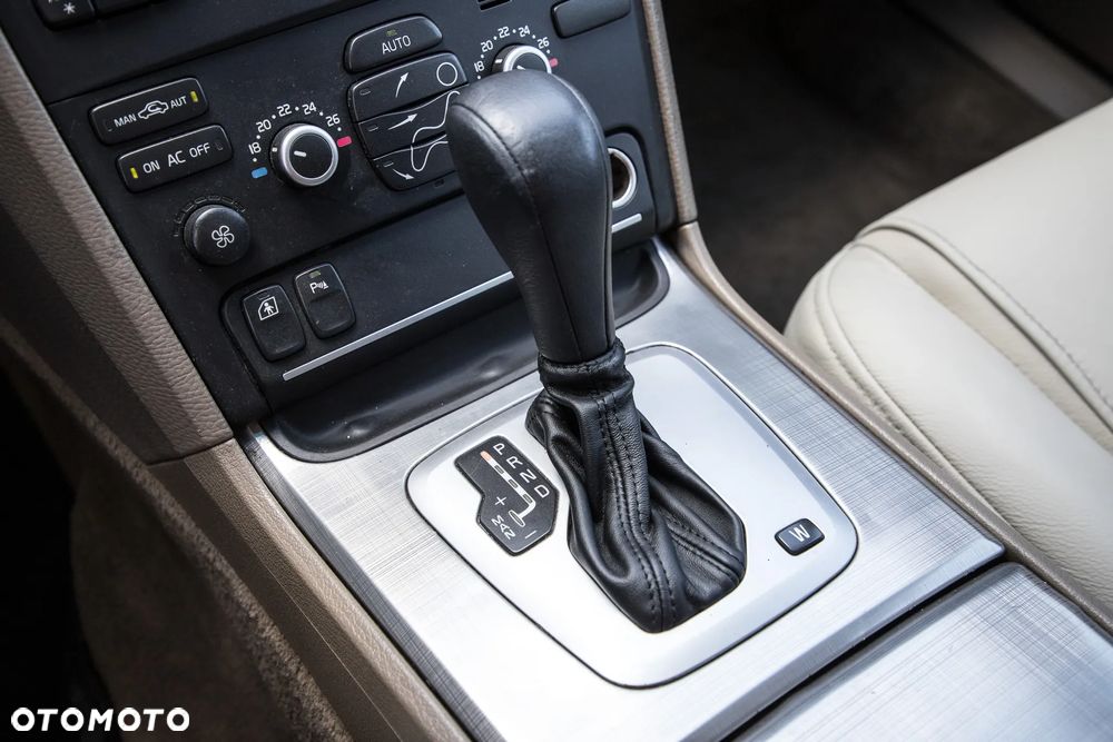 Volvo XC 90 - 22