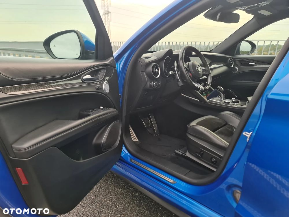 Alfa Romeo Stelvio V6 2.9 Bi-Turbo AT8-Q4 Quadrifoglio - 10