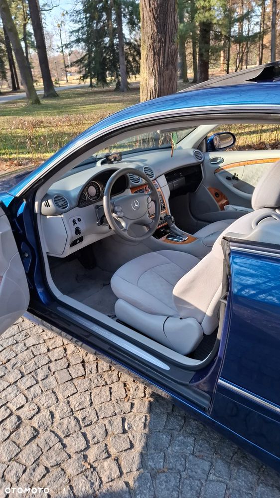 Mercedes-Benz CLK - 27