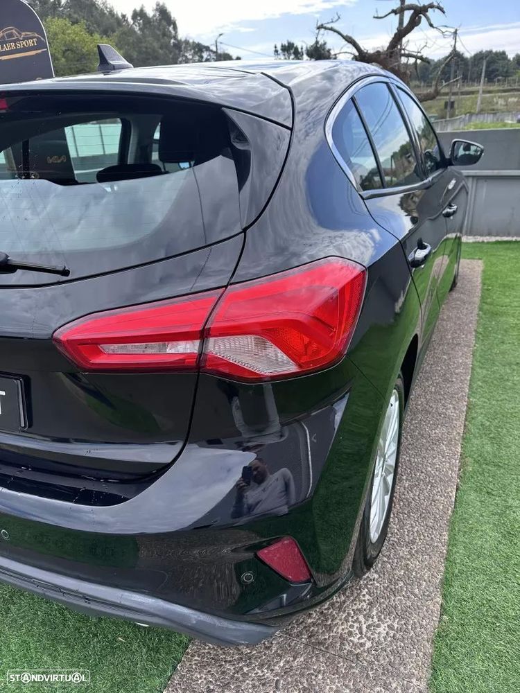 Ford Focus 1.0 EcoBoost S&S TITANIUM - 10