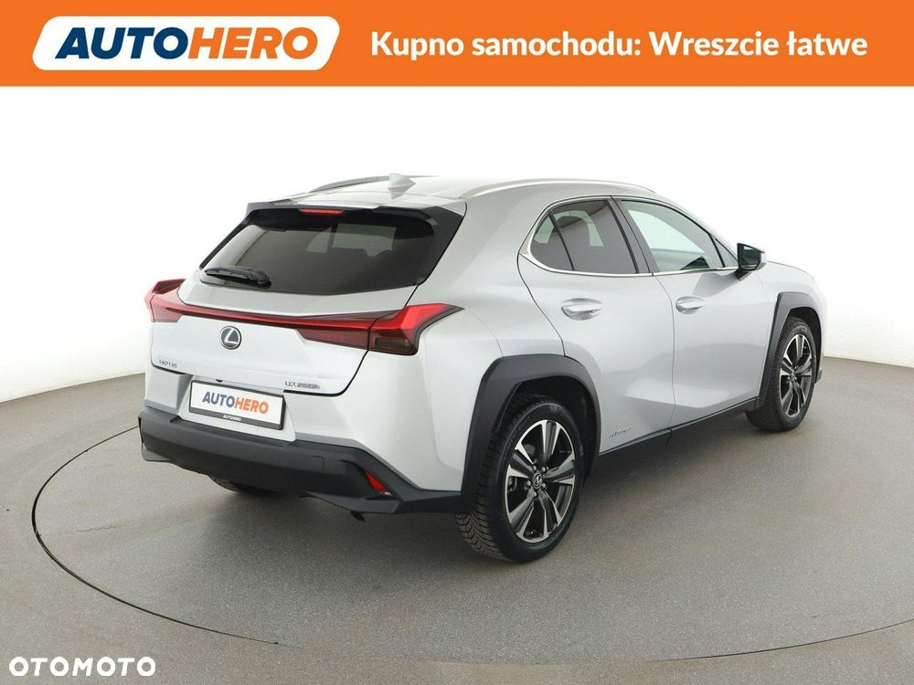Lexus UX 250h - 8