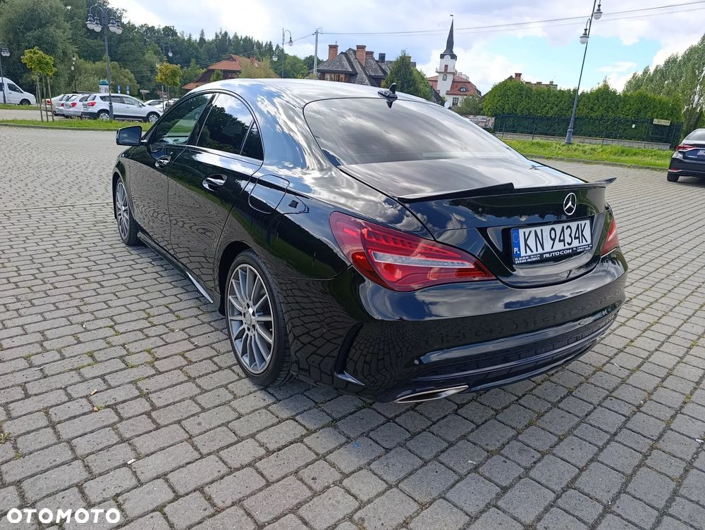 Mercedes-Benz CLA 180 7G-DCT UrbanStyle Edition - 10