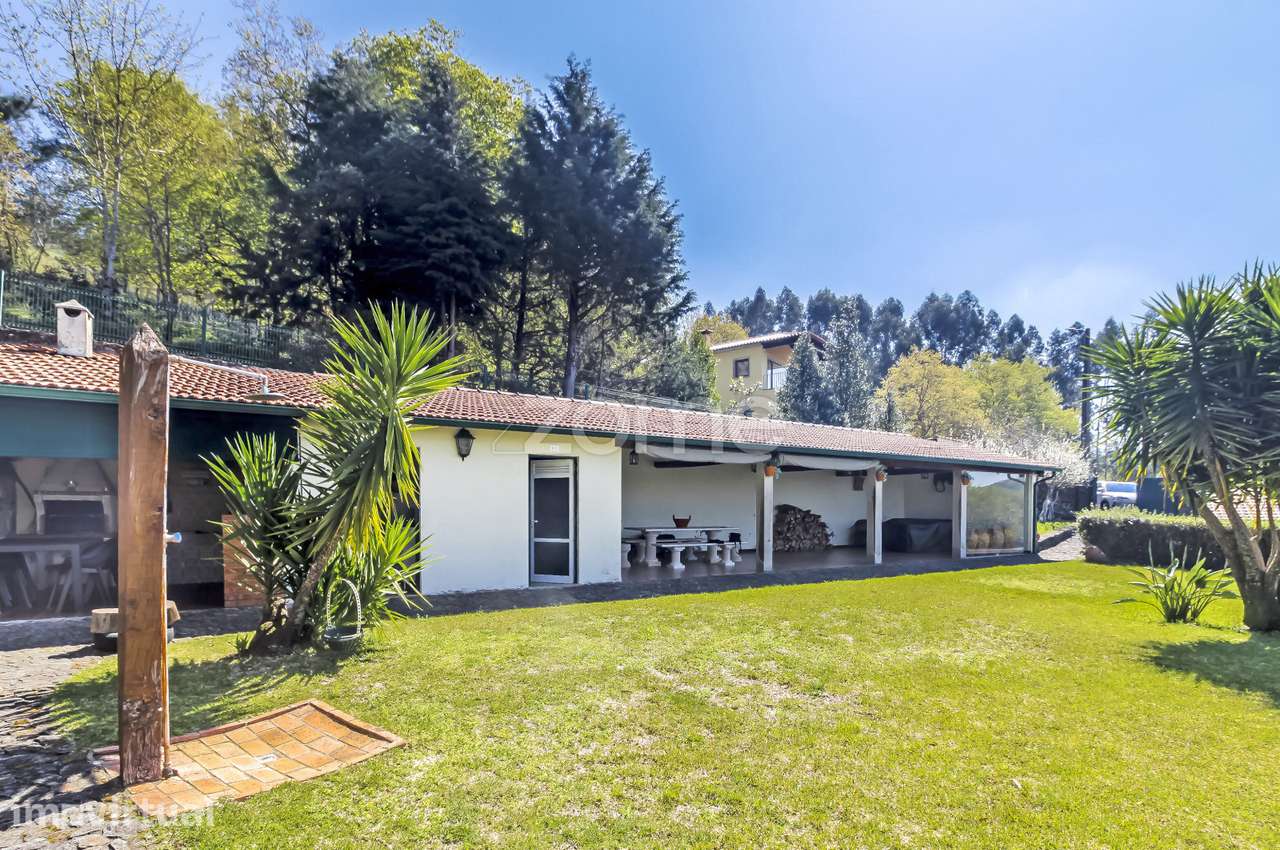 Moradia T4, Infesta, Paredes de Coura