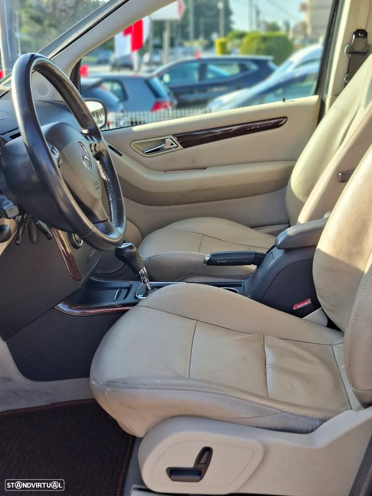 Mercedes-Benz A 150 Elegance Automatic - 27