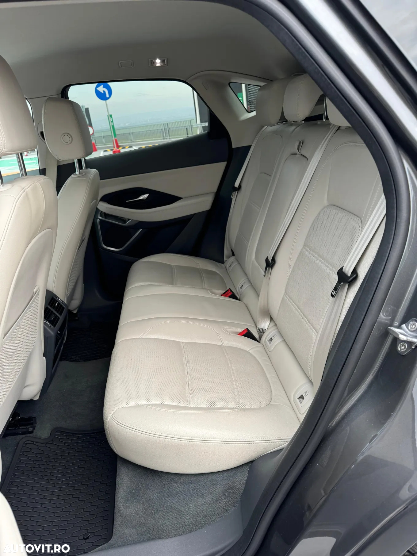 Jaguar E-Pace D150 AWD SE - 28