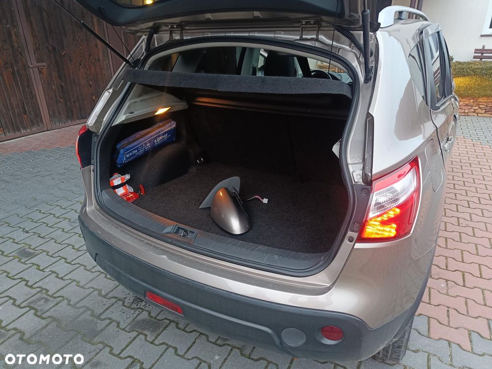 Nissan Qashqai 2.0 Tekna Premium CVT - 11