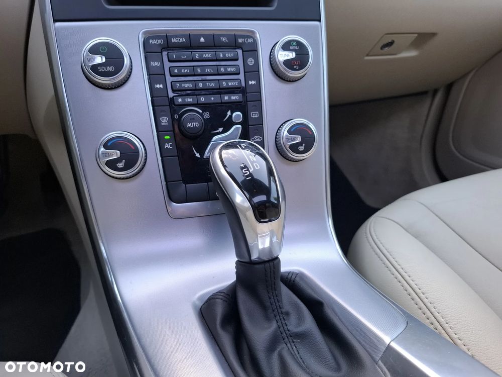Volvo V60 T5 Drive-E Dynamic Edition (Momentum) - 24