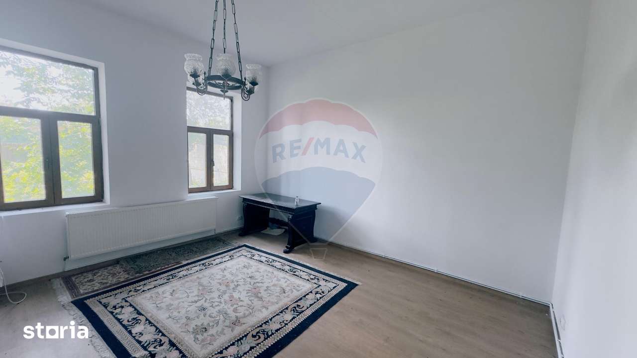 Conac boieresc renovat, 3.300 mp teren, central, Caracal - Imagine principală: 4/20