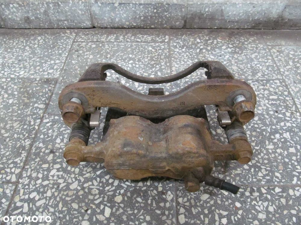 ISUZU N35 N GRAFTER NPR L ZACISK HAMULCOWY PRZOD PRAWY 07-18 - 3