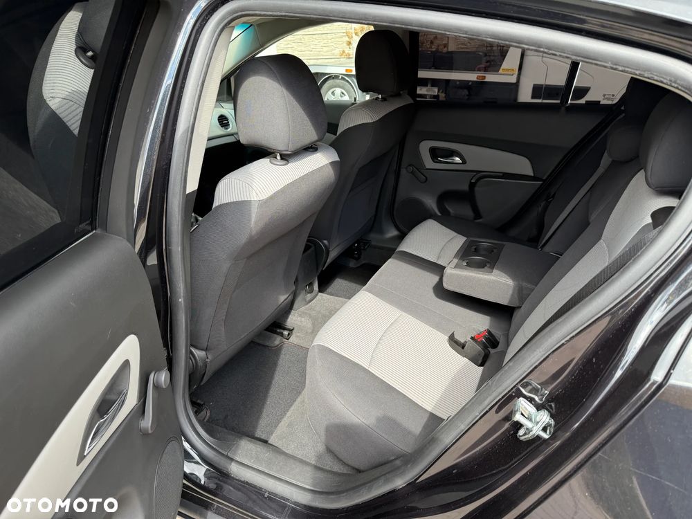 Chevrolet Cruze - 8