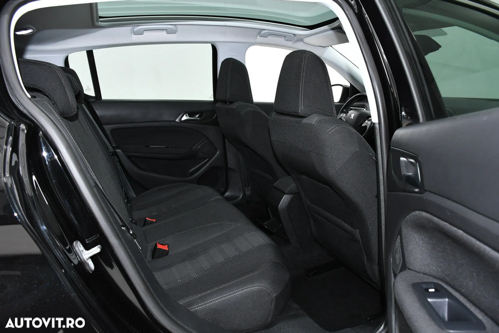 Peugeot 308 1.2 e-THP STT Allure - 15