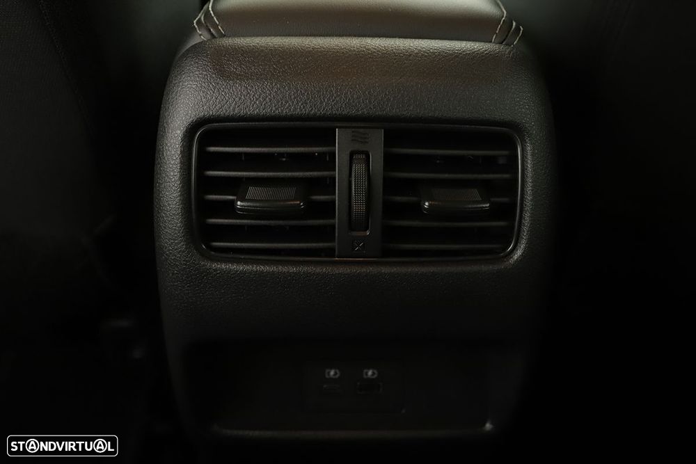 Nissan Qashqai 1.3 DIG-T N-Connecta - 23