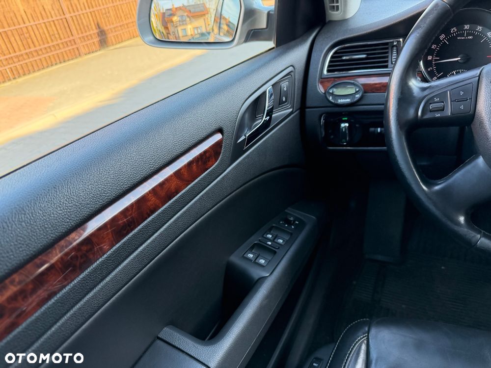 Skoda Superb 2.0 TDI 4x4 Exclusive - 27