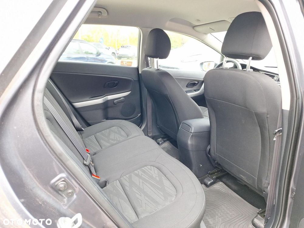 Kia Ceed - 10