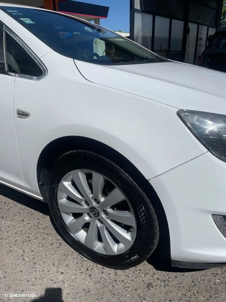 Opel Astra Sports Tourer - 1