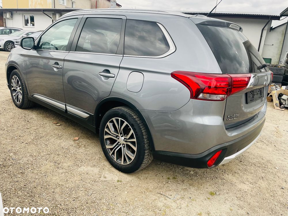 Mitsubishi Outlander 2.2 DID Intense + 4WD - 2
