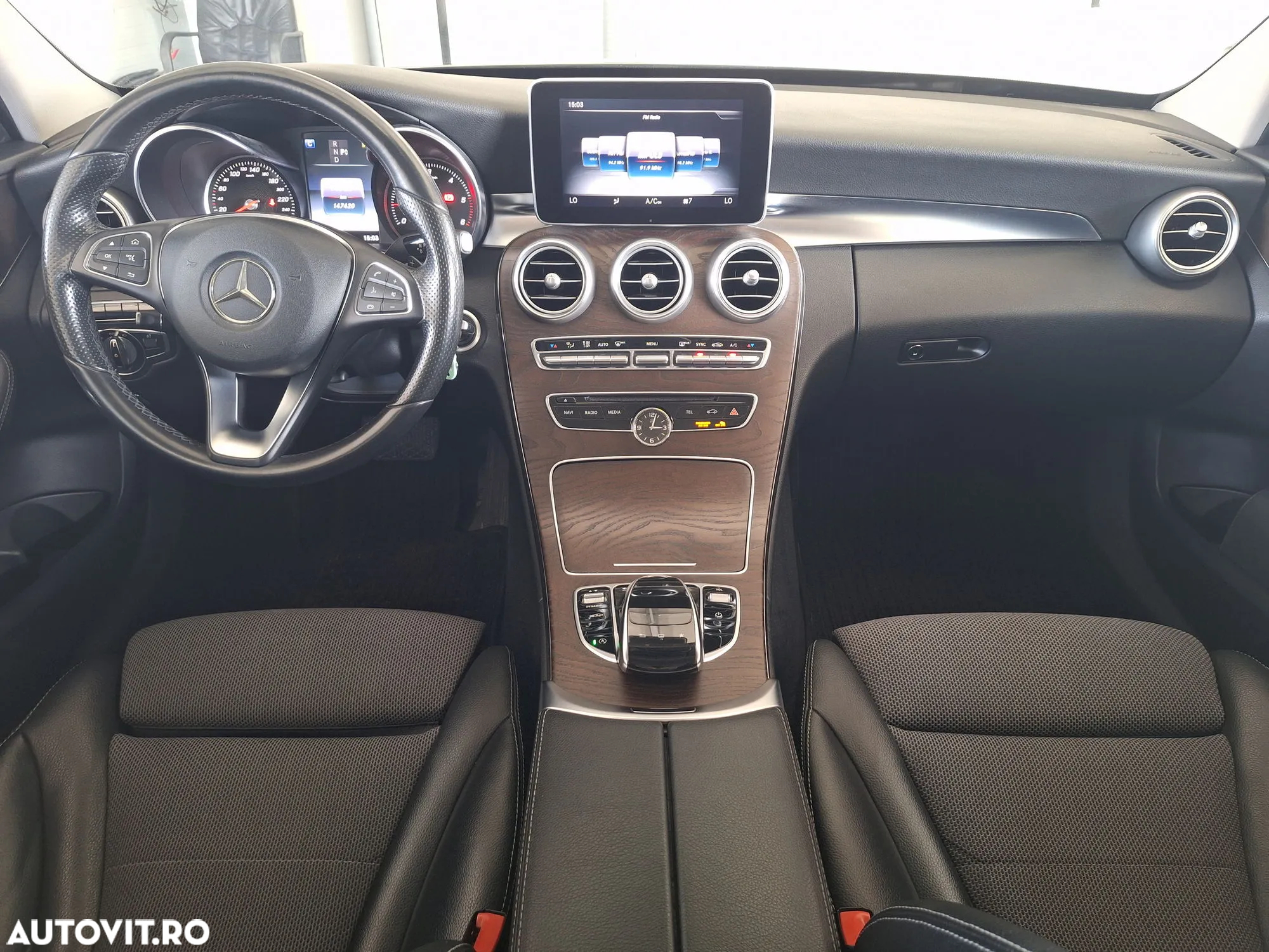 Mercedes-Benz C - 12