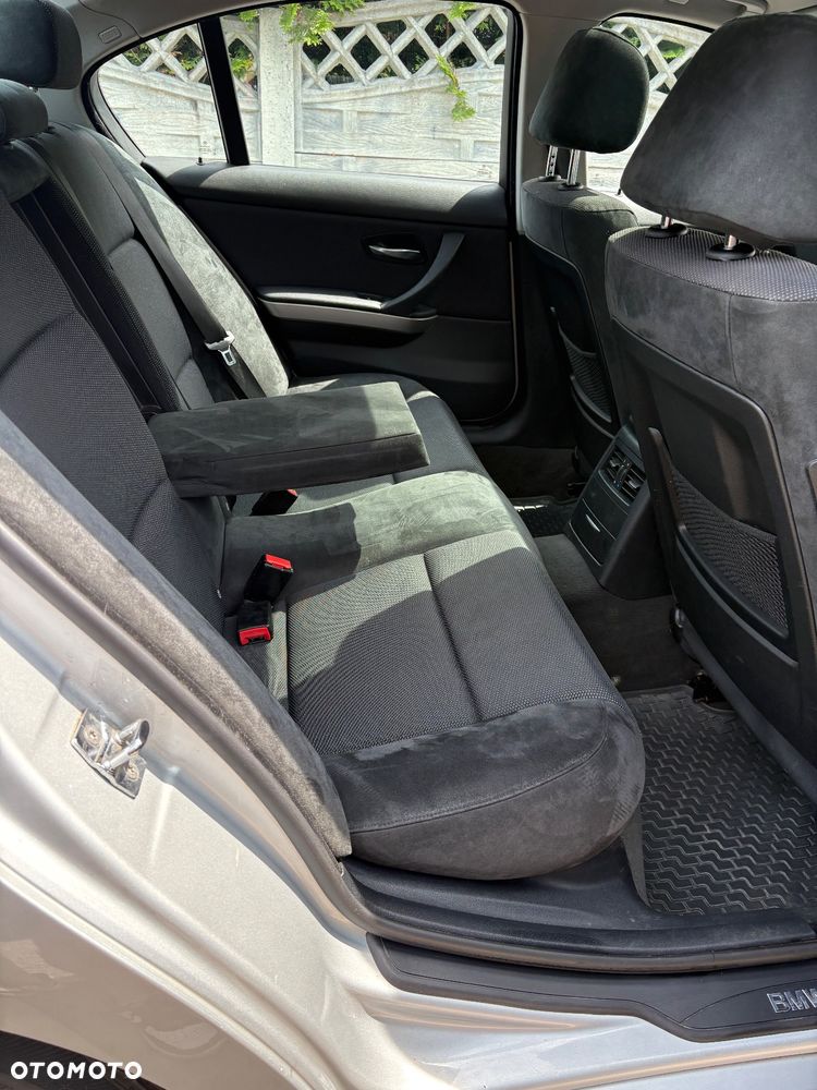 BMW Seria 3 320i - 13