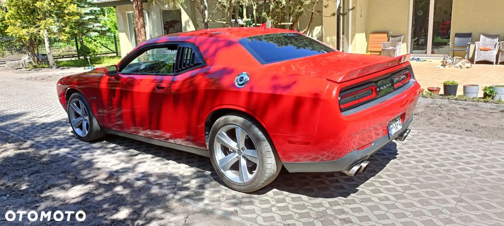 Dodge Challenger - 4