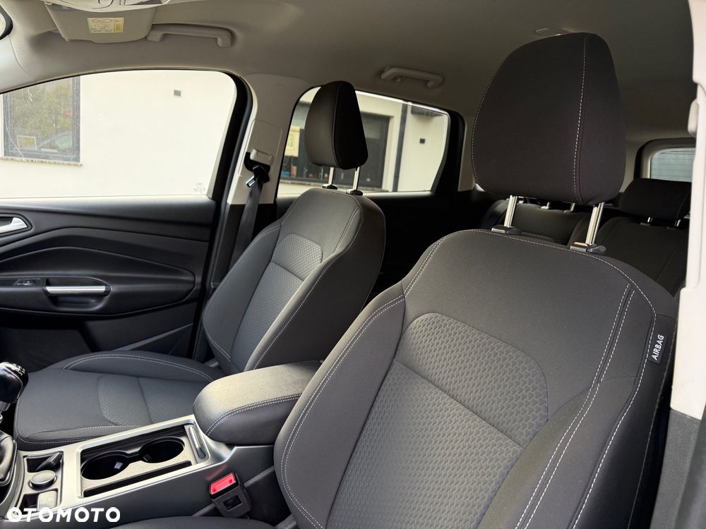 Ford Kuga 1.5 EcoBoost 2x4 Titanium - 12