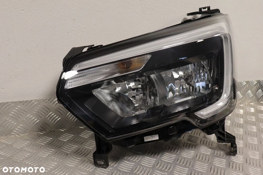 LAMPA PRZEDNIA PRZÓD LEWA RENAULT MASTER III LIFT 260607867R 2019-2024 - 2