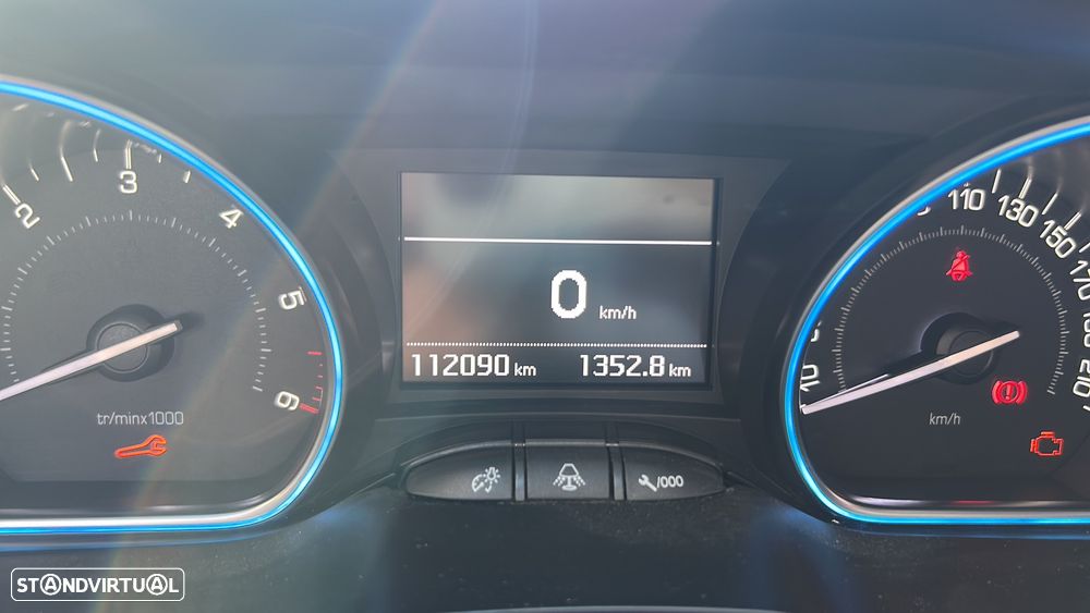 Peugeot 2008 1.6 BlueHDi Allure - 10