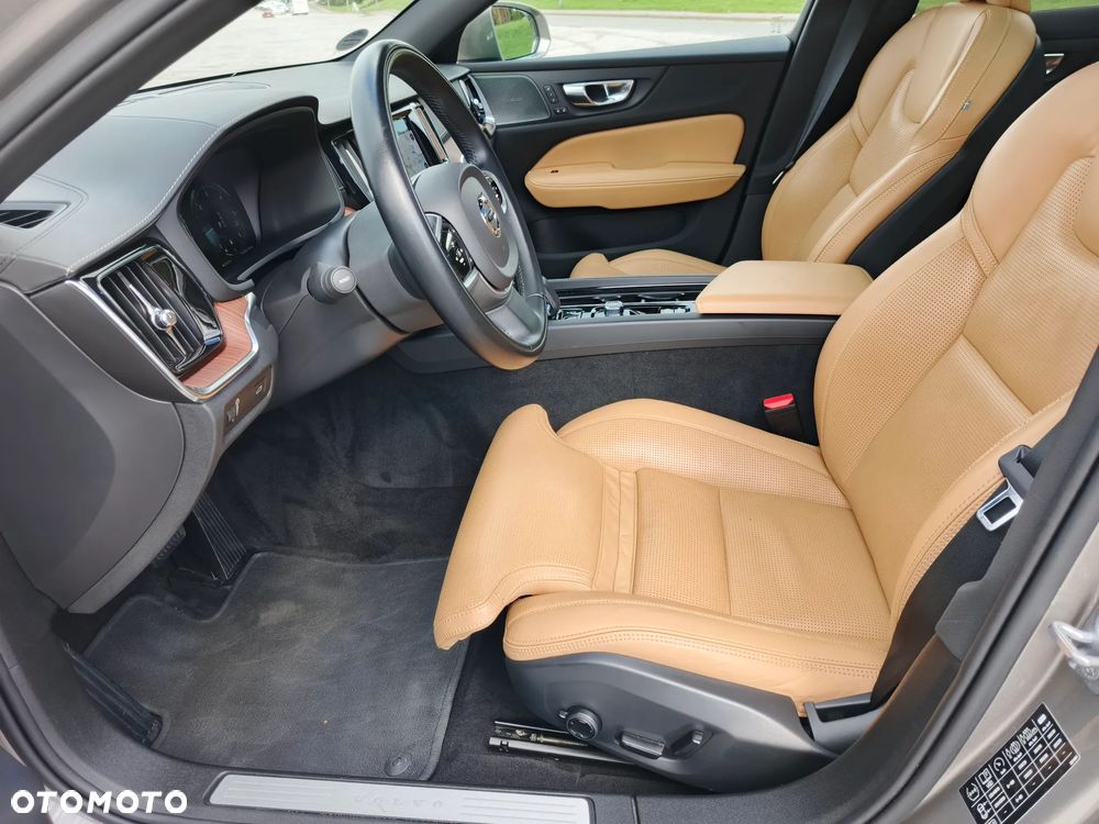 Volvo V60 Cross Country B4 D AWD Geartronic Pro - 36