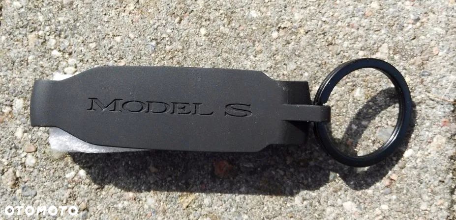 TESLA S BRELOK BRELOCZEK ETUI NA KLUCZYK ORYG. - 1