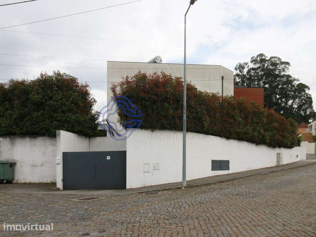 Moradia T4, 3 frentes, painel solar, suite, jardim/terraço, box 40m2, - Grande imagem: 5/48