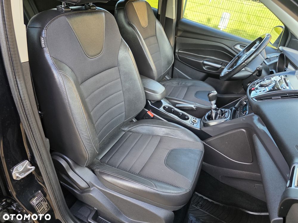 Ford Kuga 1.6 EcoBoost 2x4 Titanium - 16