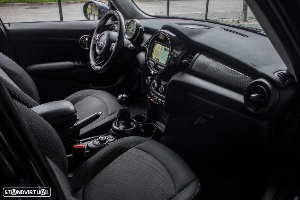 MINI 5 Portas Cooper D - 28