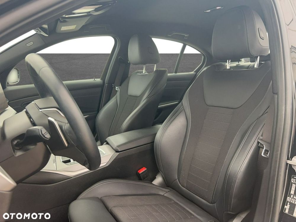 BMW Seria 3 318d mHEV - 10