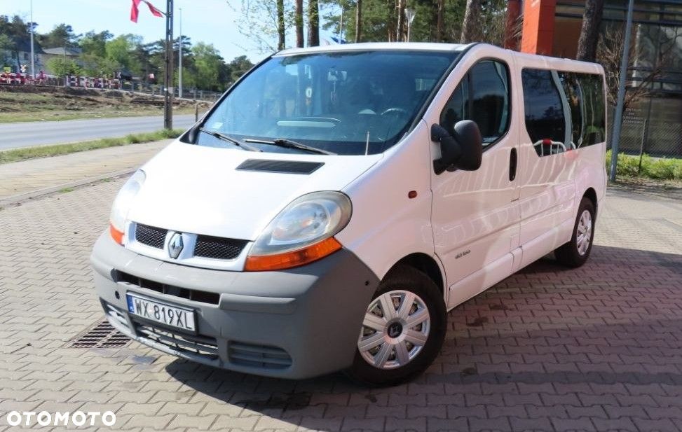 Renault Trafic Passenger - 1
