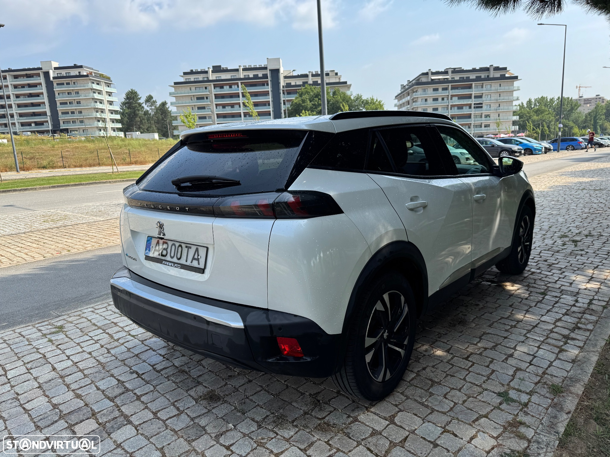 Peugeot e-2008 50 kWh Active Pack - 12